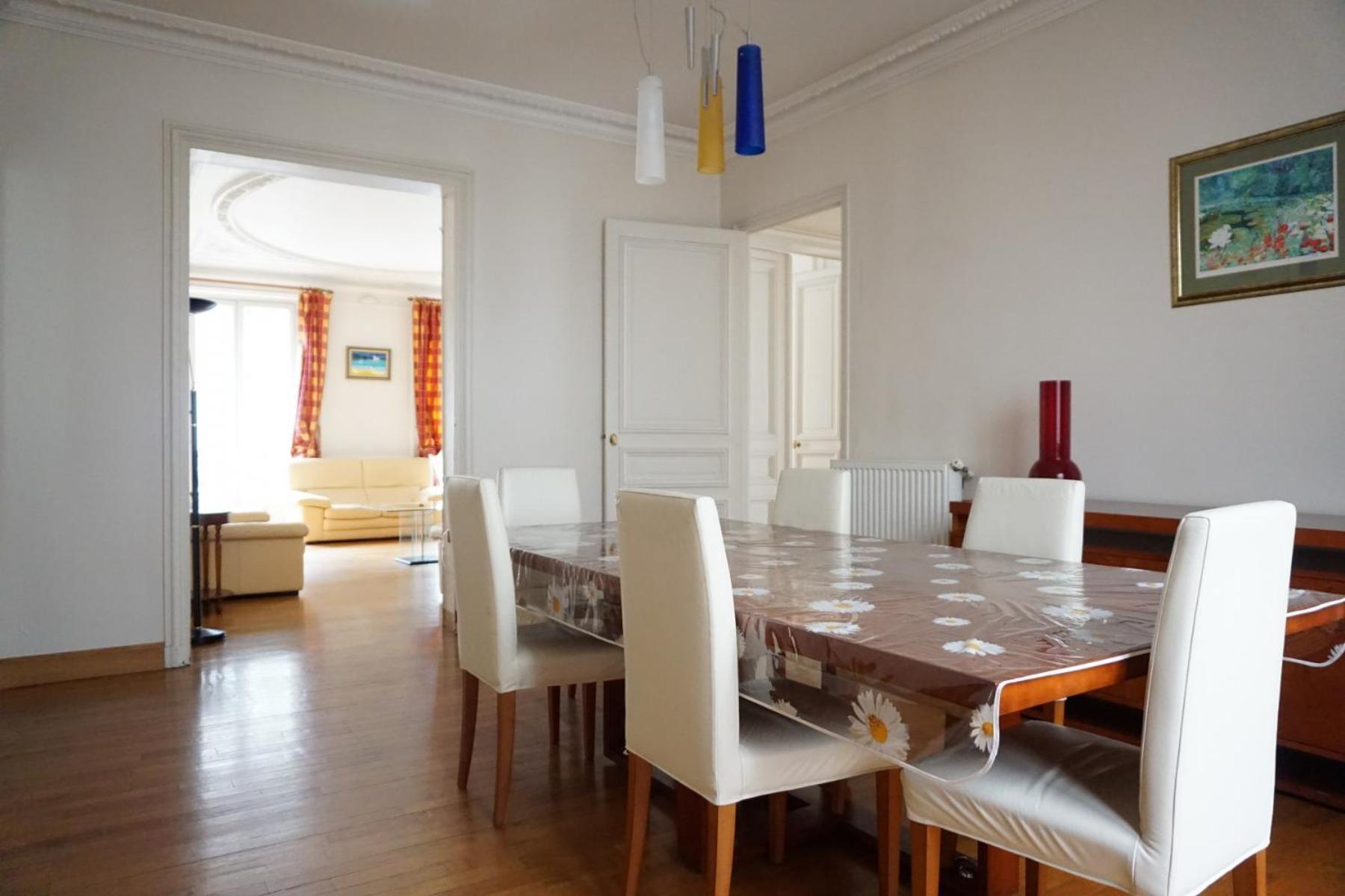 Apartment Avenue D'iena - 16 *